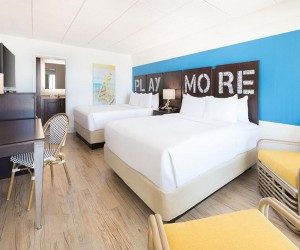 traditional queen room at St. Pete Shores Hotel