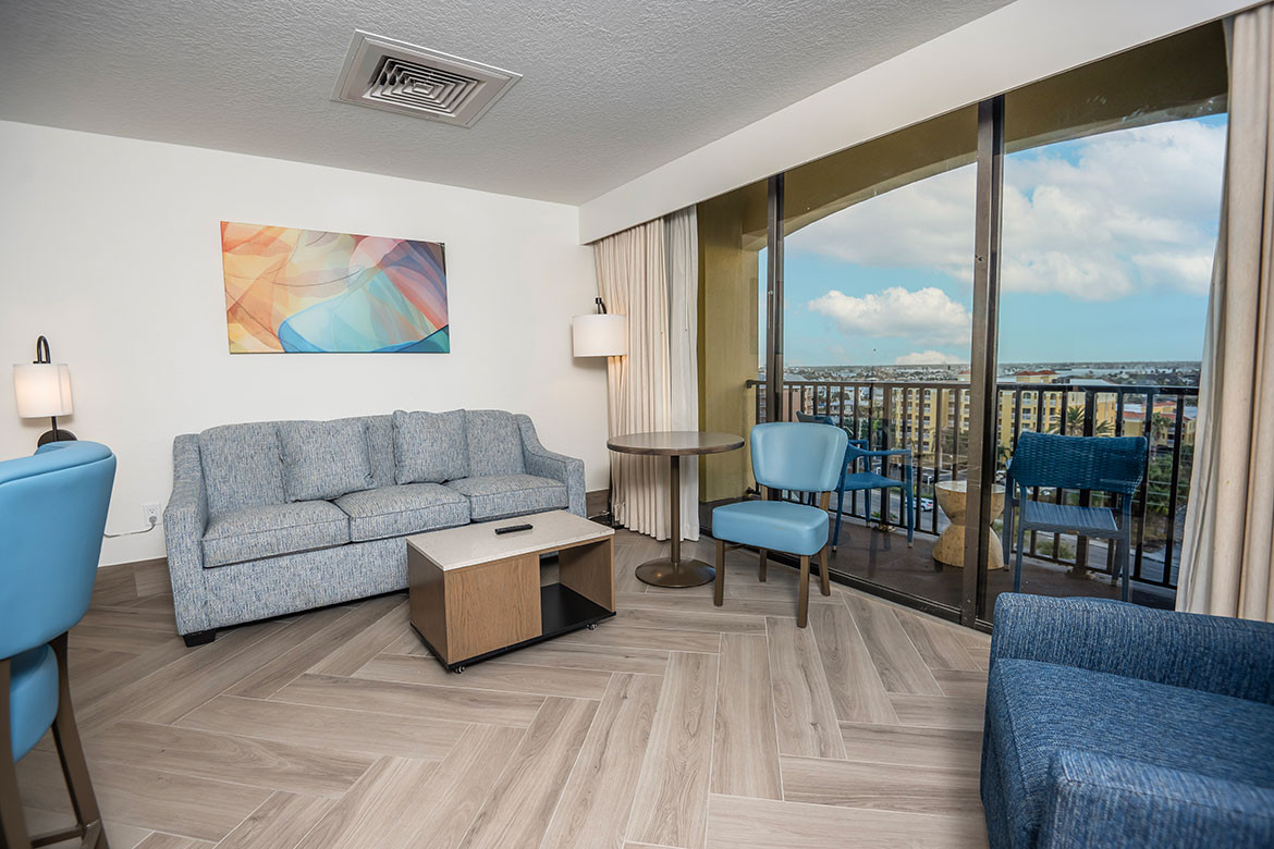 hotel room sitting area