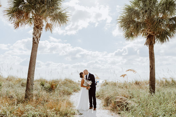 wedding couple on the beach